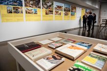 Cette exposition itinérante composée de 57 panneaux a été coproduite par le Pavillon de l’Arsenal – le Centre d’urbanisme et d’architecture de Paris –, amàco et Les Grands Ateliers.