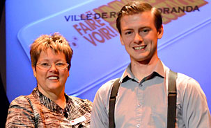 Anne Beaulieu, de l'UQAT, et M. Morin-Chassé (Photo: Gaétan Villandré) Anne Beaulieu, de l'UQAT, et M. Morin-Chassé (Photo: Gaétan Villandré)