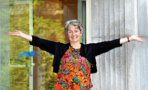 Mme Blanchette, avec toute son équipe, guidera les étudiants sur le chemin riche mais semé d’embuches de la connaissance du français. Mme Blanchette, avec toute son équipe, guidera les étudiants sur le chemin riche mais semé d’embuches de la connaissance du français.