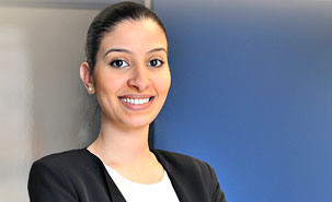 Siham Sadik, commis à la comptabilité au Bureau du développement et des relations avec les diplômés de l'UdeM depuis un an Siham Sadik, commis à la comptabilité au Bureau du développement et des relations avec les diplômés de l'UdeM depuis un an